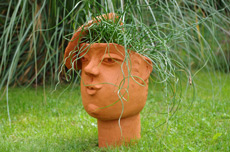 Tonhut mit Gras